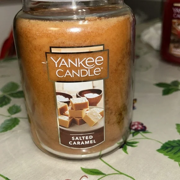 NWT Yankee Candle Salted Caramel Large Glass candle - Picture 5 of 9